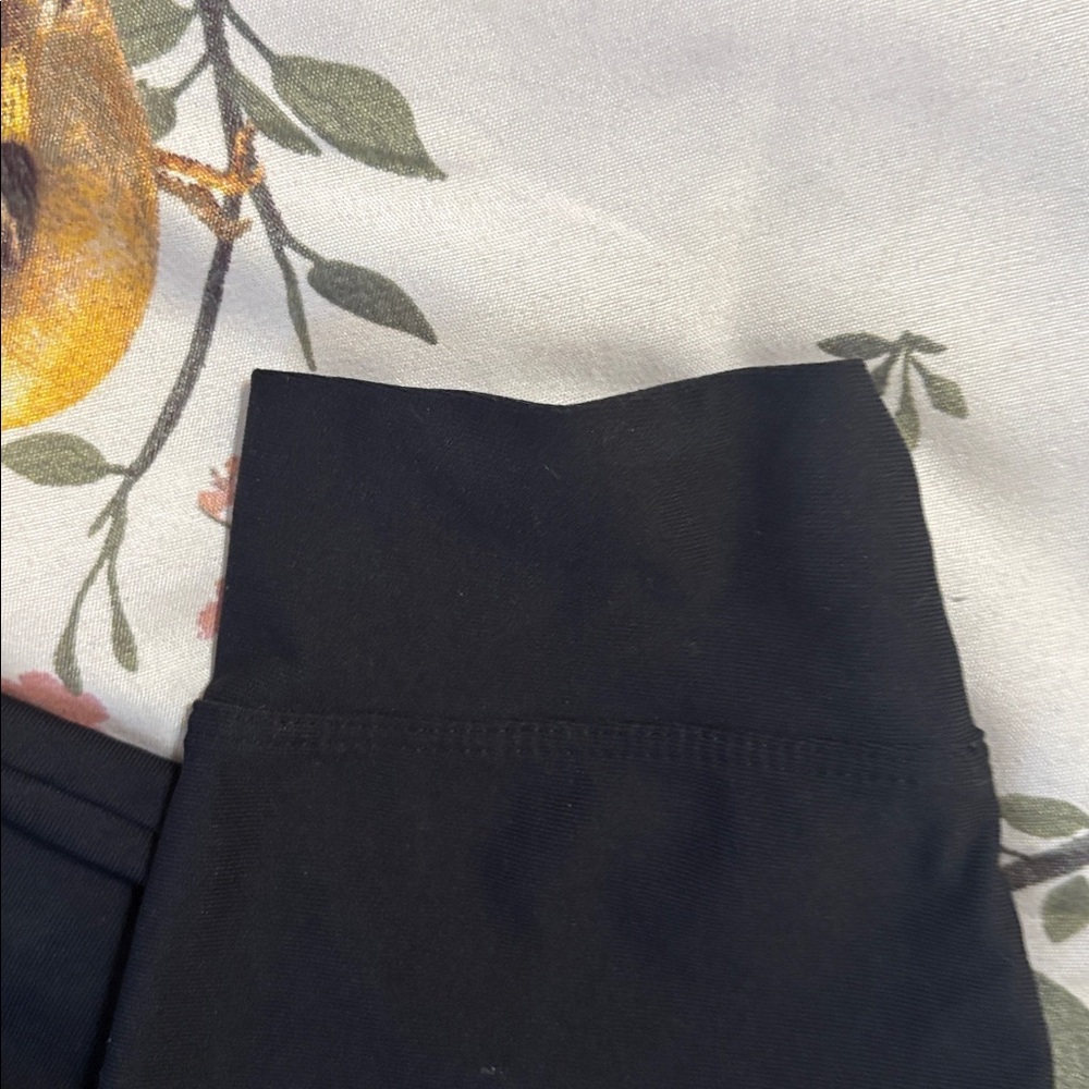 Under Armour  black pants. size small. draw string - Picture 2 of 5